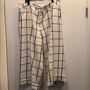 Black and Cream Large Window pane Capri